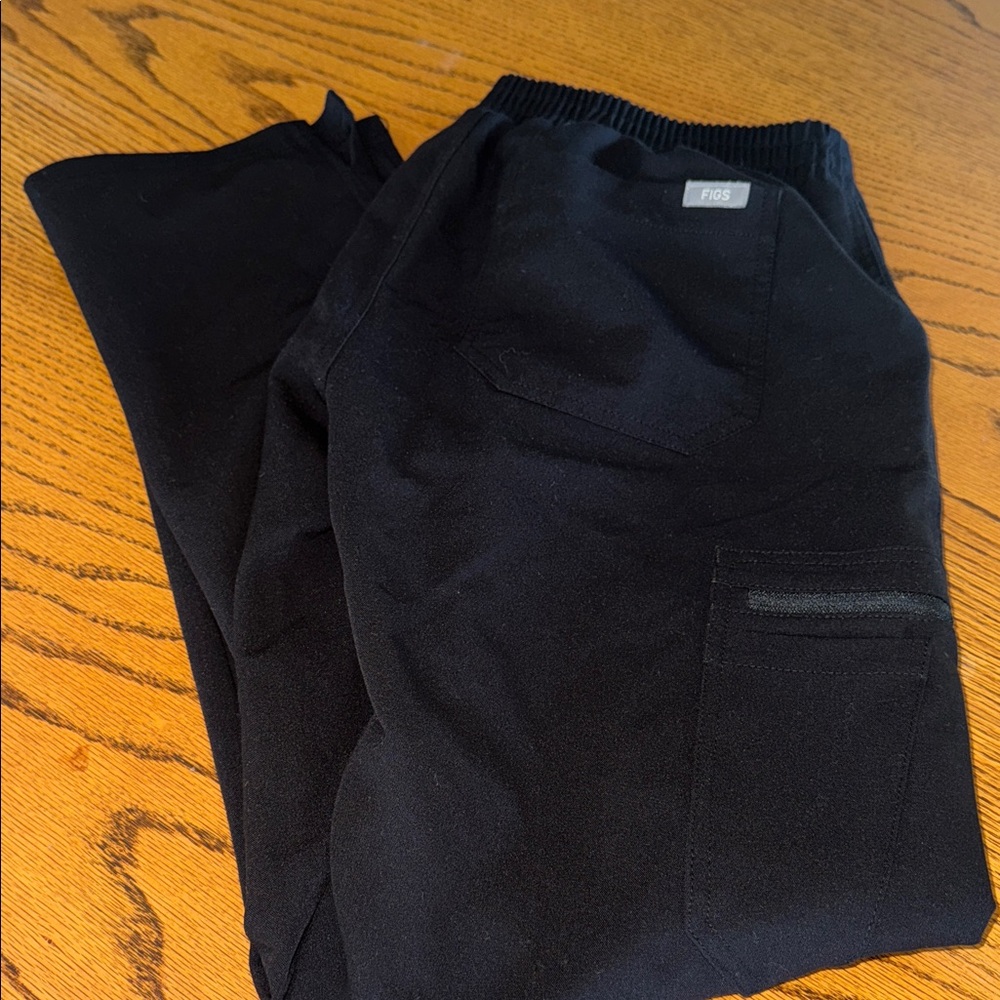 Figs scrubs - Picture 3 of 4